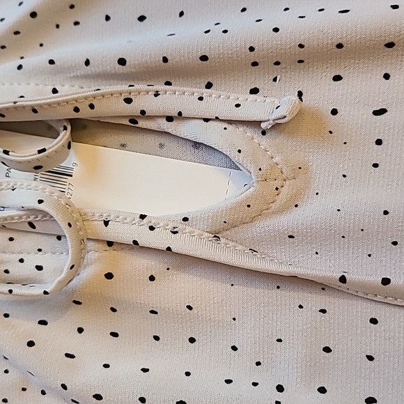 Banana Republic Ruffle tie-neck Spotted Blouse - Picture 4 of 9